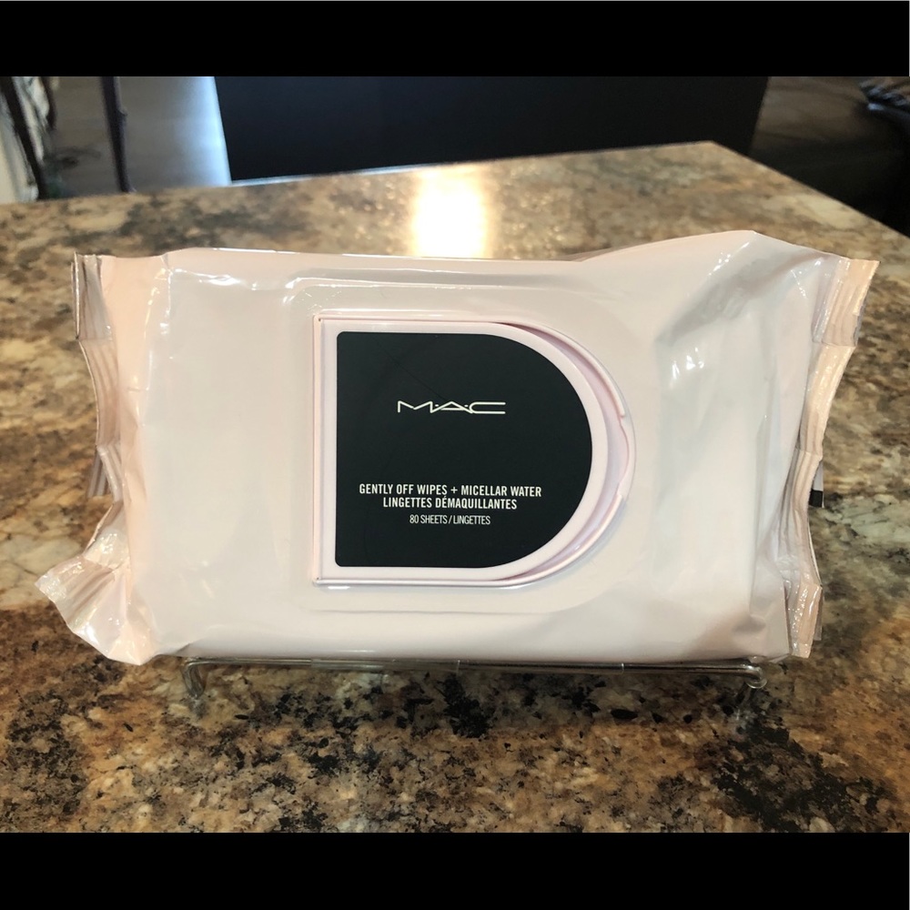 M•A•C Wipes. - Picture 2 of 4